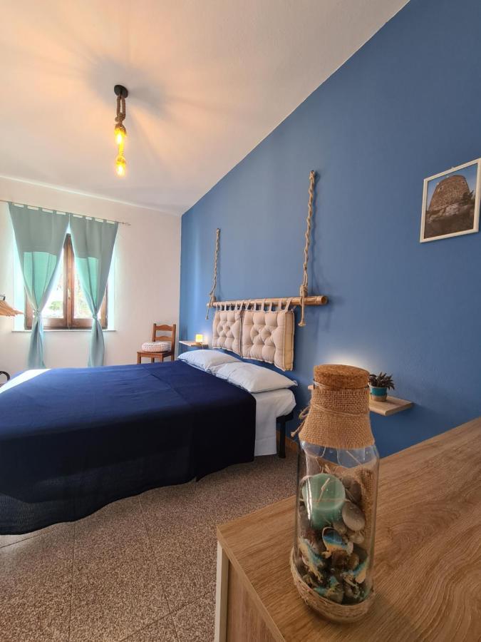 Ferienwohnung A Ca' Di Pe E Gio Calasetta Exterior foto