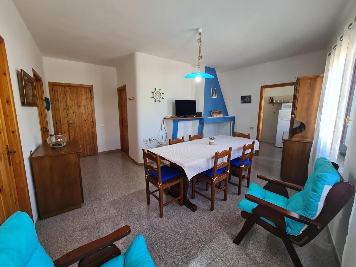 Ferienwohnung A Ca' Di Pe E Gio Calasetta Exterior foto